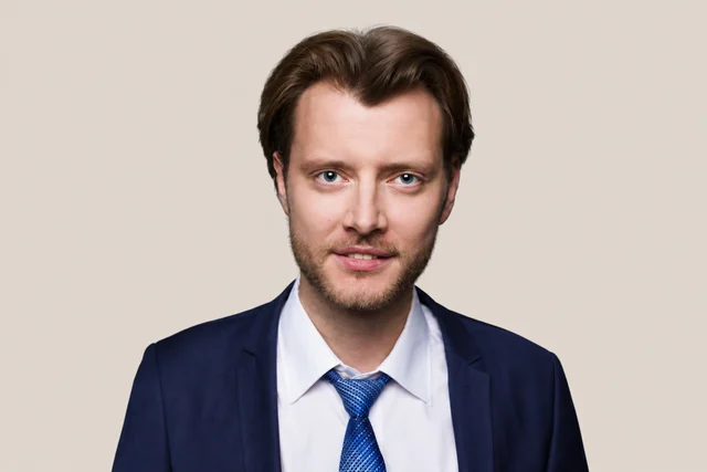 Дмитрий Якушев